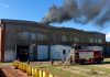 Pompierii Detașamentelor 1 și 2 Iași au intervenit în pașcani după ce o hală feroviară a luat foc