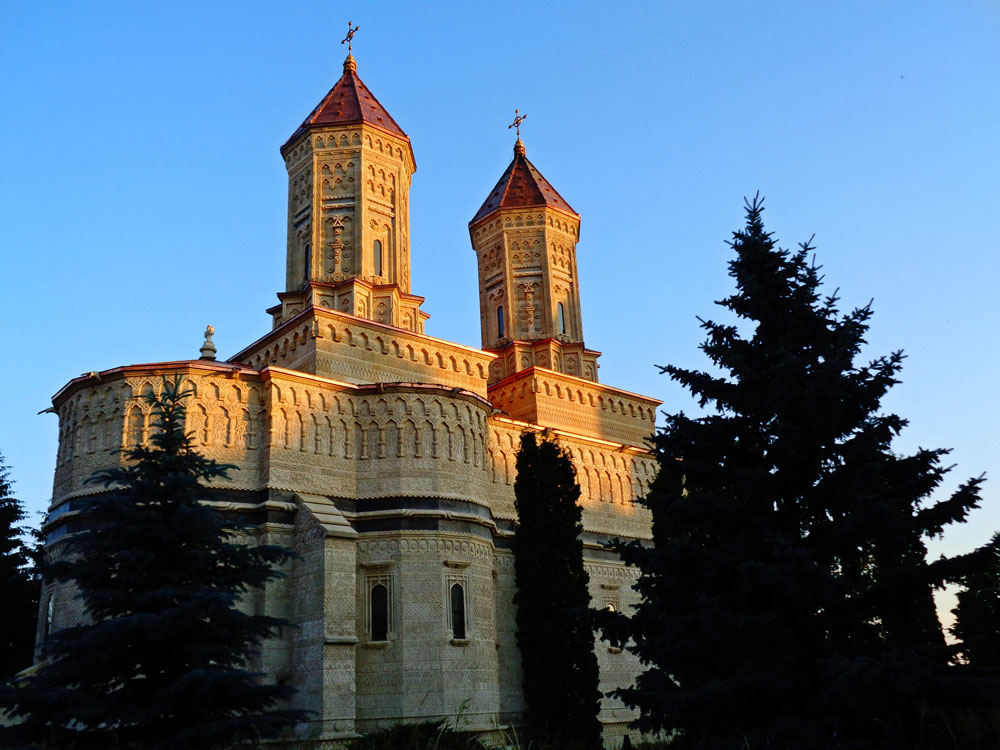 1.2 - Mănăstirea „Sfinții Trei Ierarhi” din Iași intră în proces de reamenajare peisagistică: Investiție de peste 400.000 de lei pentru monumentul UNESCO