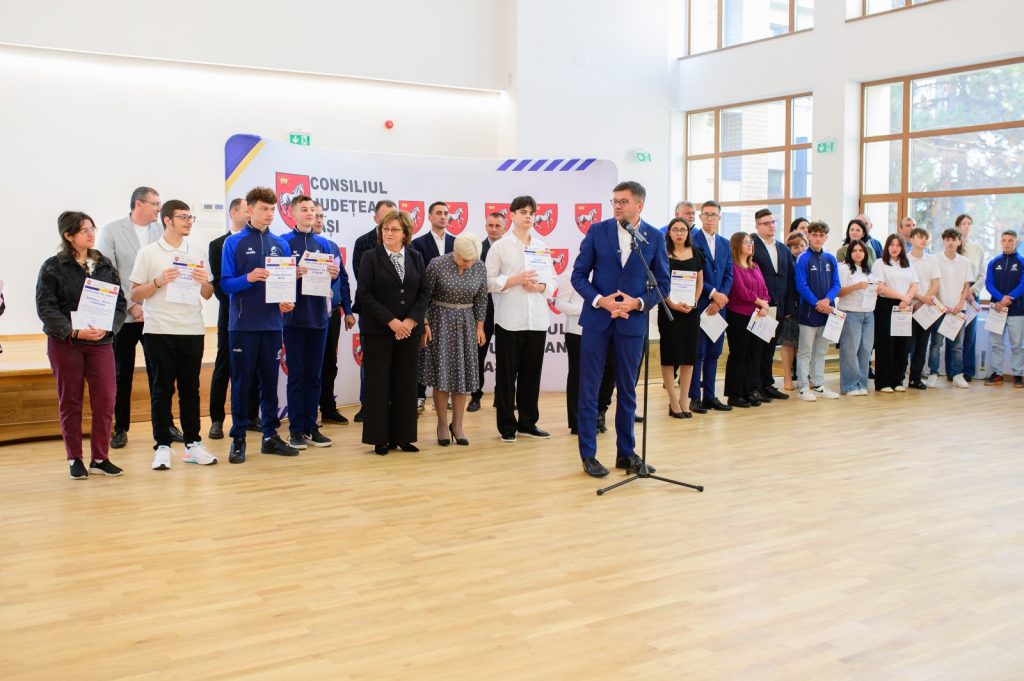 WhatsApp Image 2026 09 25 at 12.44.08 - Excelența în educație, recompensată la Iași: Consiliul Județean a premiat elevii și profesorii din învățământul special