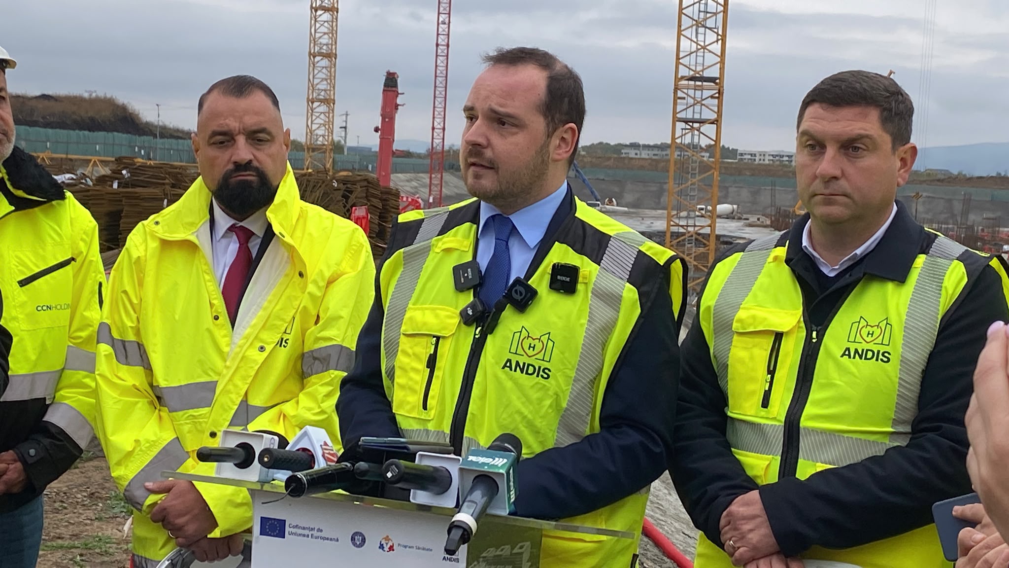 Alexandru Rogobete la conferința de presă de pe șantierul Spitalului Regional de Urgență din Iași
